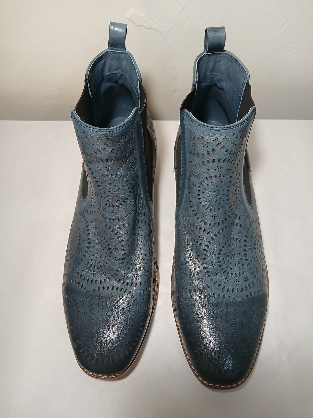Mona Flying Women Blue Perforated Genuine Leather Chelsea Ankle Boots Sz. 12